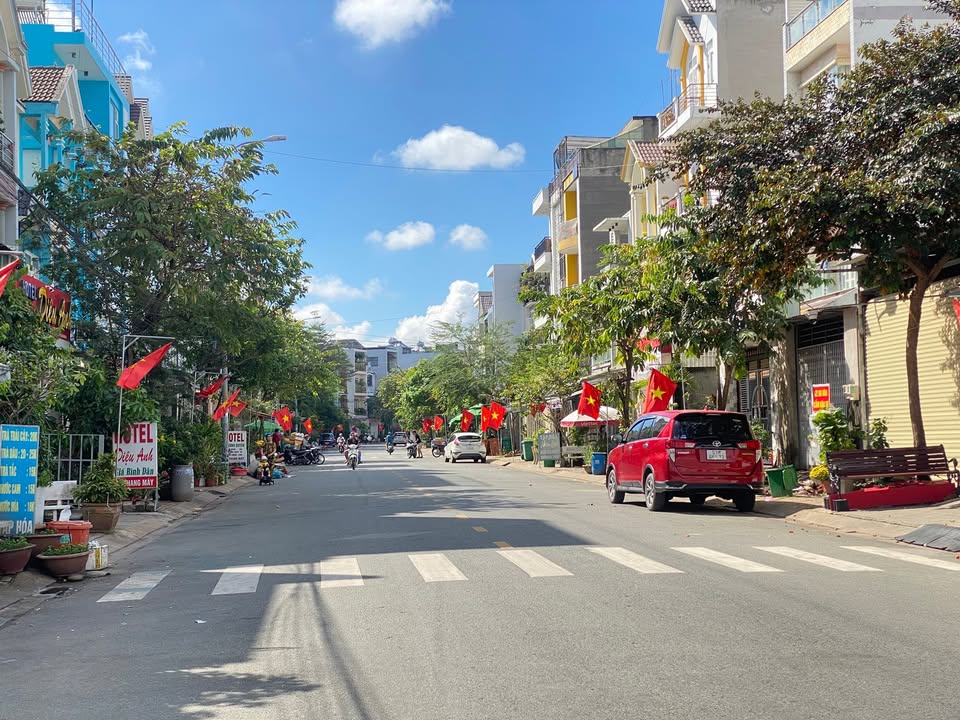 Nhà Phố Cho Thuê Tăng Nhơn Phú A, Thủ Đức 12 Triệu - Mặt Tiền Kinh Doanh