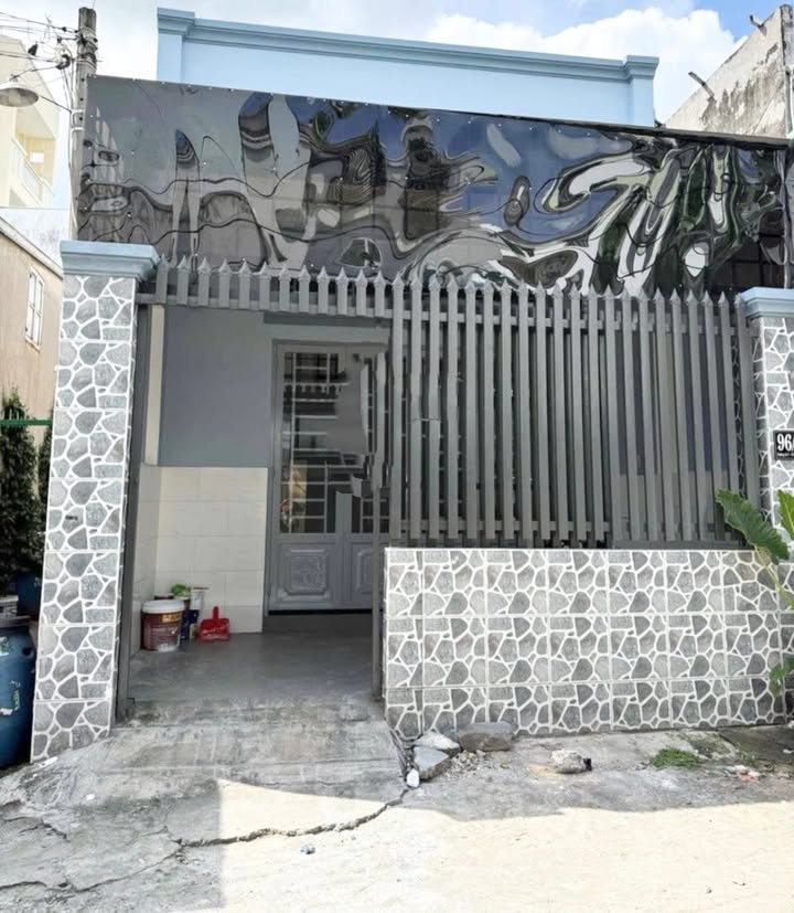 Nhà 2PN Hẻm Tải Đường Số 9 Linh Tây, Thủ Đức - 12 Triệu/Tháng