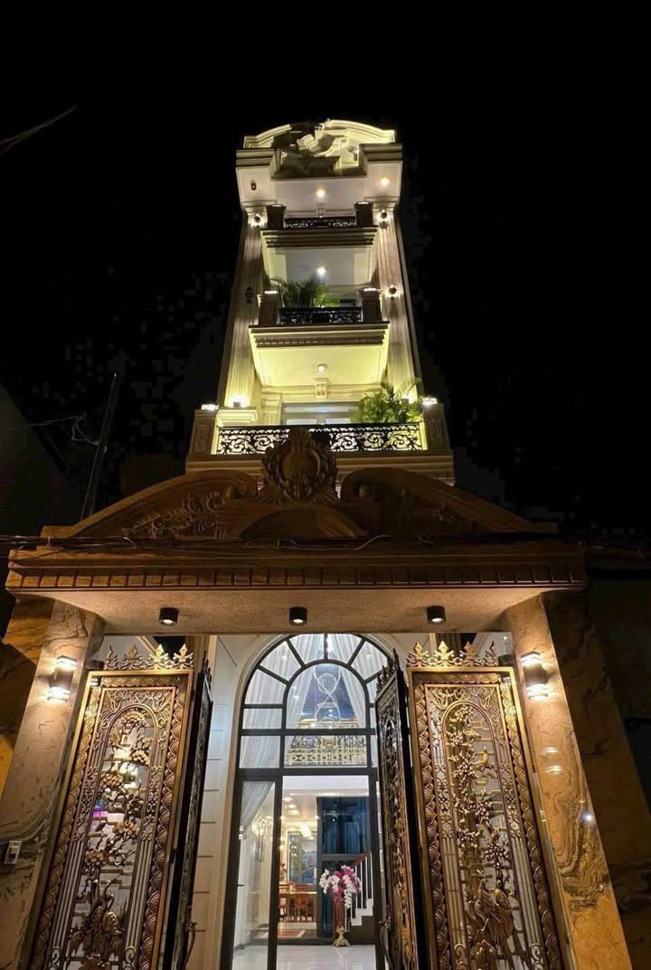 Cho Thuê Nhà Thang Máy Mặt Tiền Quang Trung Gò Vấp 97m² - 28 Triệu