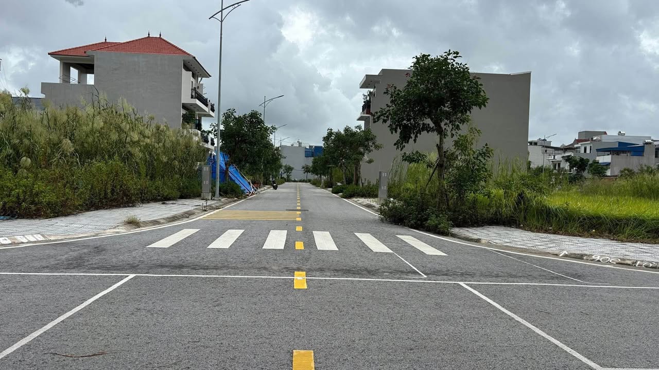 Bán đất nền liền kề Lương Thế Vinh, Nam Định - 85m² - Lộc Vượng