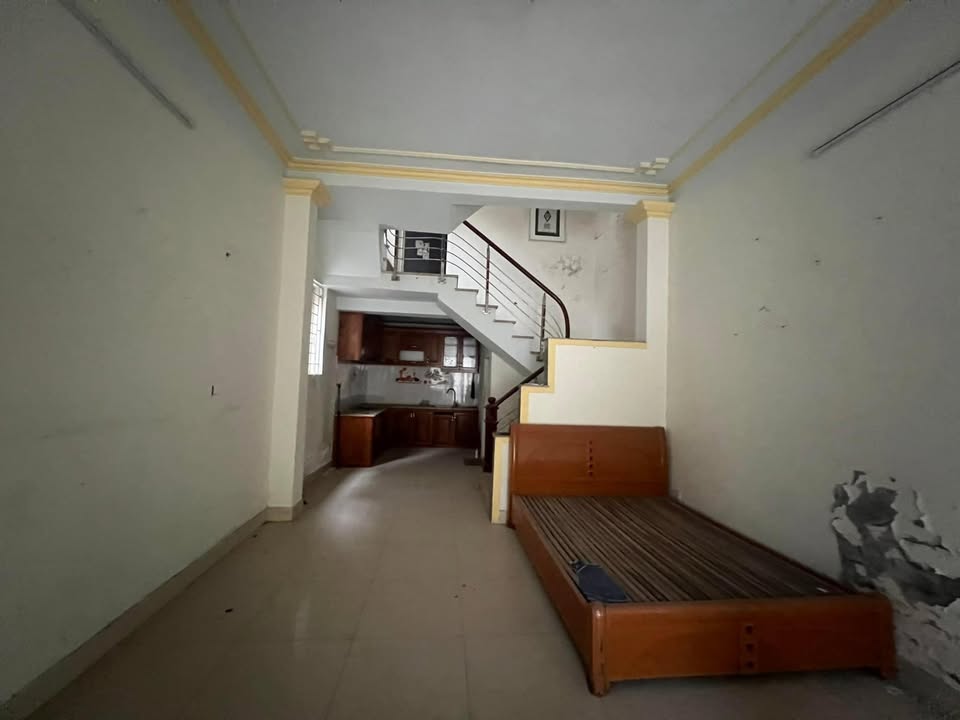 Nhà riêng Nguyễn Văn Cừ 50m², 7 tỷ - Ô tô vào tận nhà, sổ đỏ sẵn!