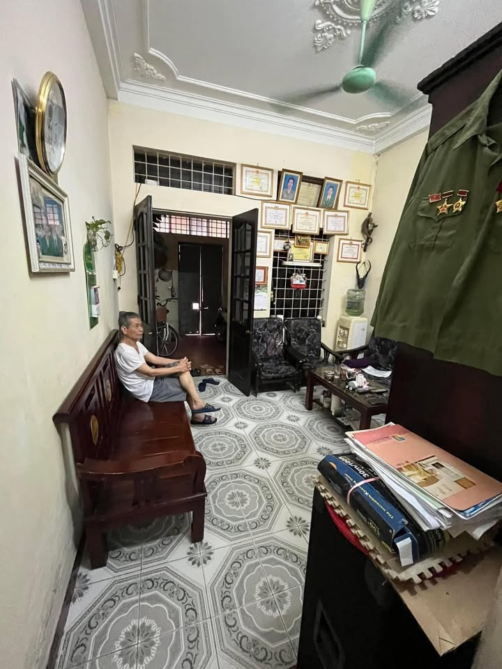 Bán đất tặng nhà 2 tầng Ngũ Hiệp, Thanh Trì - 40m², 15m ô tô, sát chợ