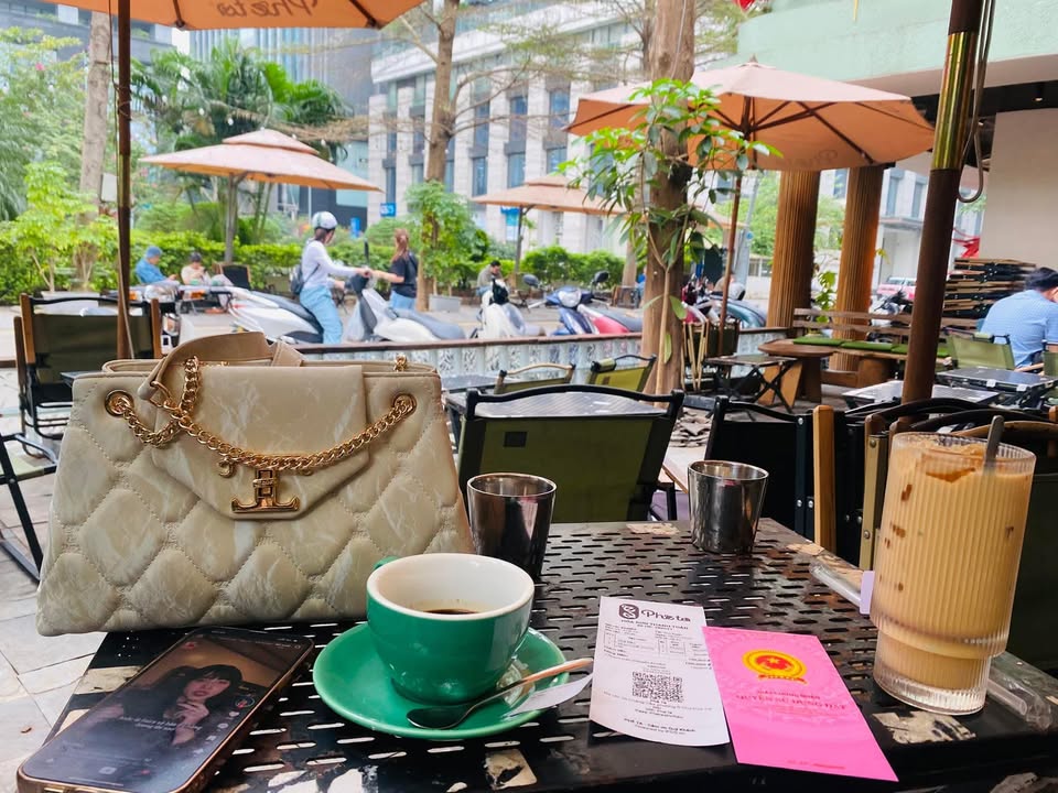 Chung cư CT2A Hoàng Cầu 58m² - Sổ đỏ chính chủ, sẵn sàng dọn vào ở