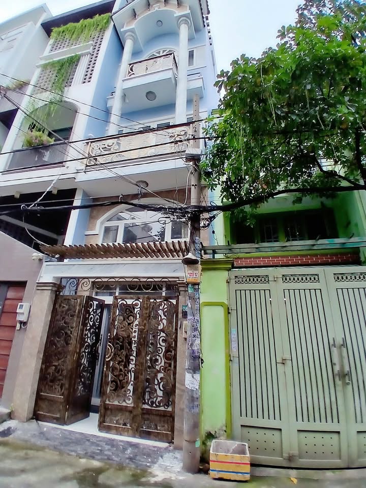 Nhà riêng Tân Phú 49m² giá 20 triệu - Hẻm 6m, ô tô vào tận nhà!