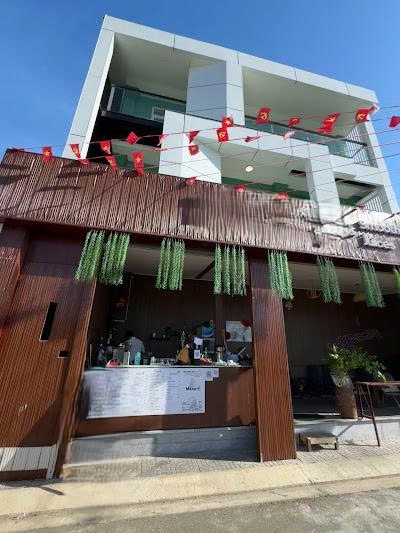 Nhà Phố Lạc Long Quân 248m² - View Hồ Bàu Sen, Kinh Doanh Vàng!