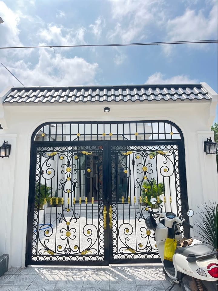 Nhà Mới Xây 127m² Hòa Thành, Tây Ninh - Giá 1.945 Tỷ, Tặng Full Nội Thất