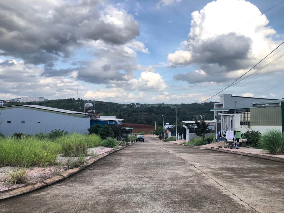 Nhà Phố Gia Nghĩa 150m² - 3PN Khép Kín, Hướng Đông - Giá 2.5 Tỷ