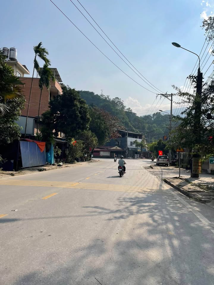 Bán Đất 105m² Đường 20/8, TP Hà Giang - Ô tô đỗ cửa, Sổ đỏ sẵn sàng