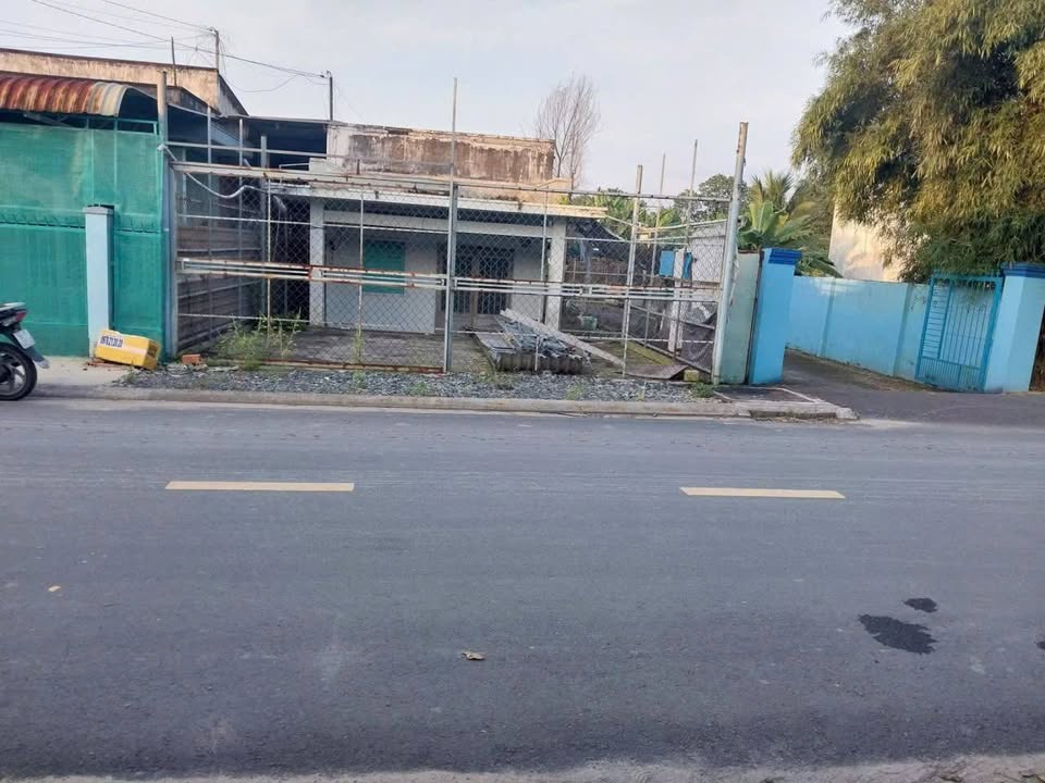 Nhà Phố Hóc Môn 176m² - Mặt Tiền Kinh Doanh, Sinh Lời Ngay!