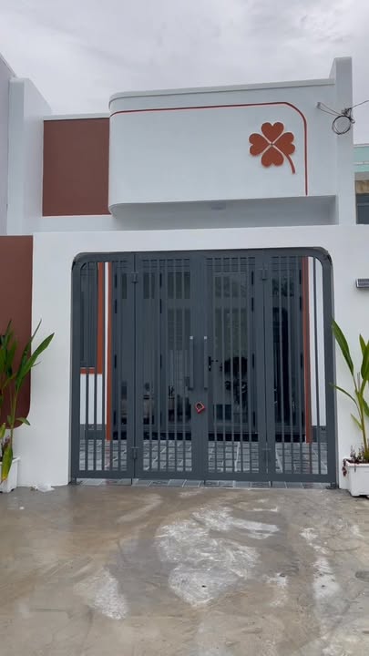 Nhà Phố Rạch Giá 110m² - Hẻm Ô Tô, Sổ Hồng, Giá 1.98 Tỷ