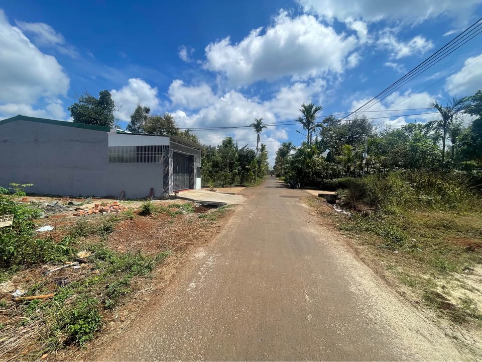 Đất nền Buôn Ma Thuột 200m² - Xây dựng tự do, sổ đỏ sẵn sàng!