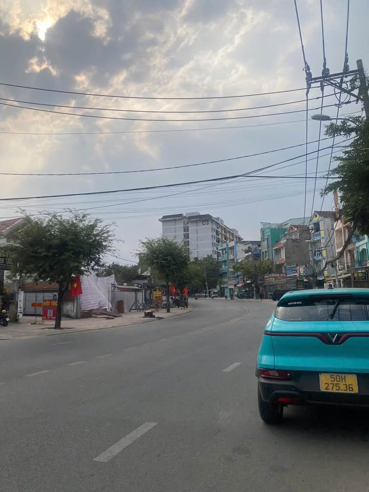 Mặt bằng kinh doanh Man Thiện, Thủ Đức 160m² - Góc 2 mặt tiền kinh doanh vàng!