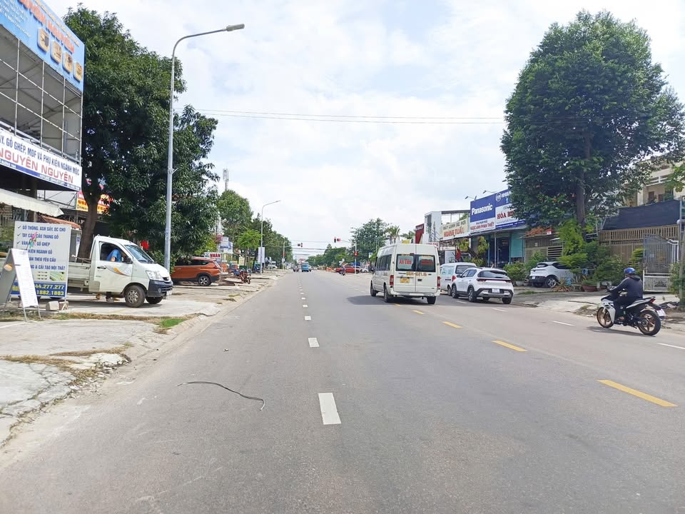 Đất nền Phan Thiết 100m² giá 3 tỷ - Sổ đỏ chính chủ!