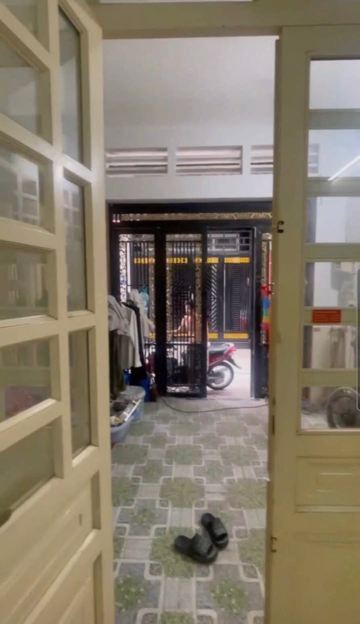 Nhà Nguyên Căn Trần Thái Tông 40m² - Sẵn Sàng Ở Ngay!