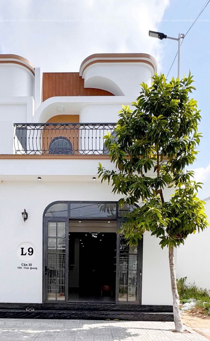 Nhà 1 Trệt 1 Lầu 91m² Khu Tái Định Cư Vĩnh Quang, Long Xuyên - Giá 2.99 Tỷ