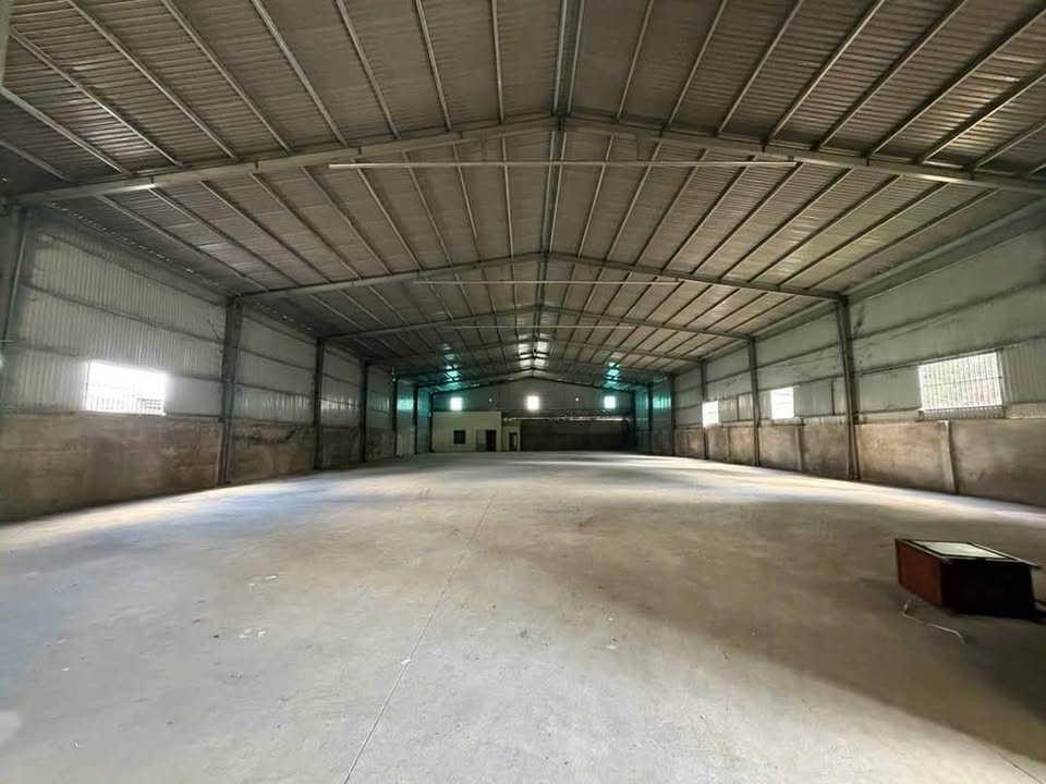 Kho Đường Nguyễn Huệ Chơn Thành 1500m² - Hoạt động ngay!