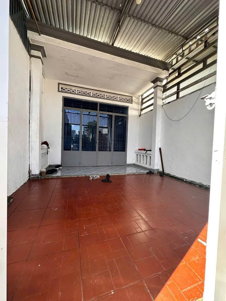 Nhà Phố Kinh Doanh Mặt Tiền Đỗ Nhuận, BMT - 86m² Sẵn Dòng Tiền