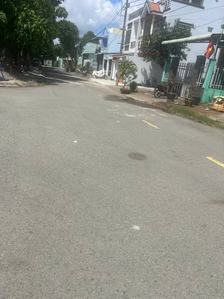 Nhà cấp 4 Cần Giuộc 100m² - Sẵn sàng ở ngay, giá chỉ 5 triệu!