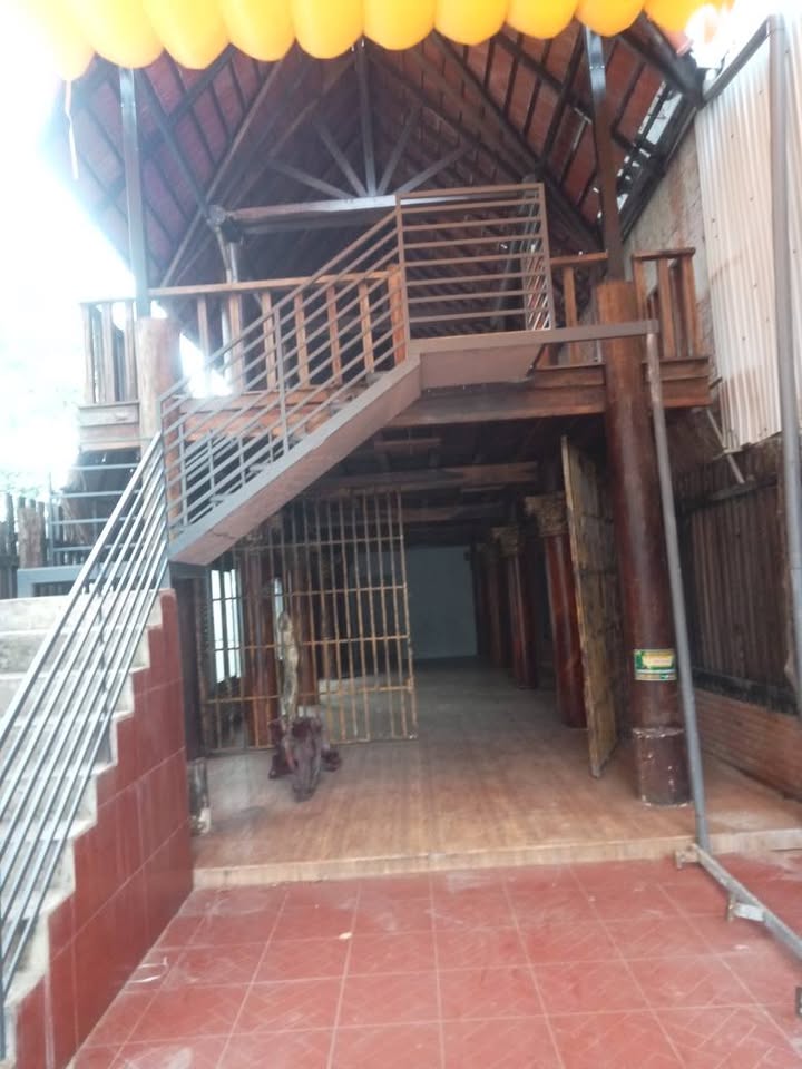 Nhà riêng Buôn Ma Thuột 120m² 11.99 tỷ - Vị trí đẹp, kinh doanh ngay!