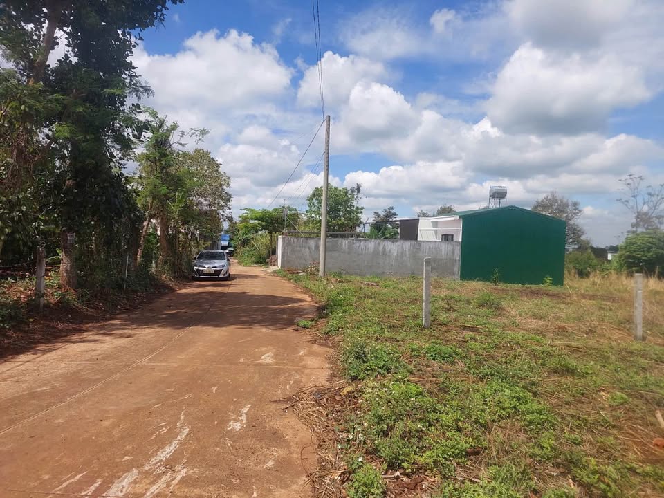 Đất nền Y Moan BMT 110m² 2.35 tỷ - Vị trí đẹp hẻm ô tô thông!