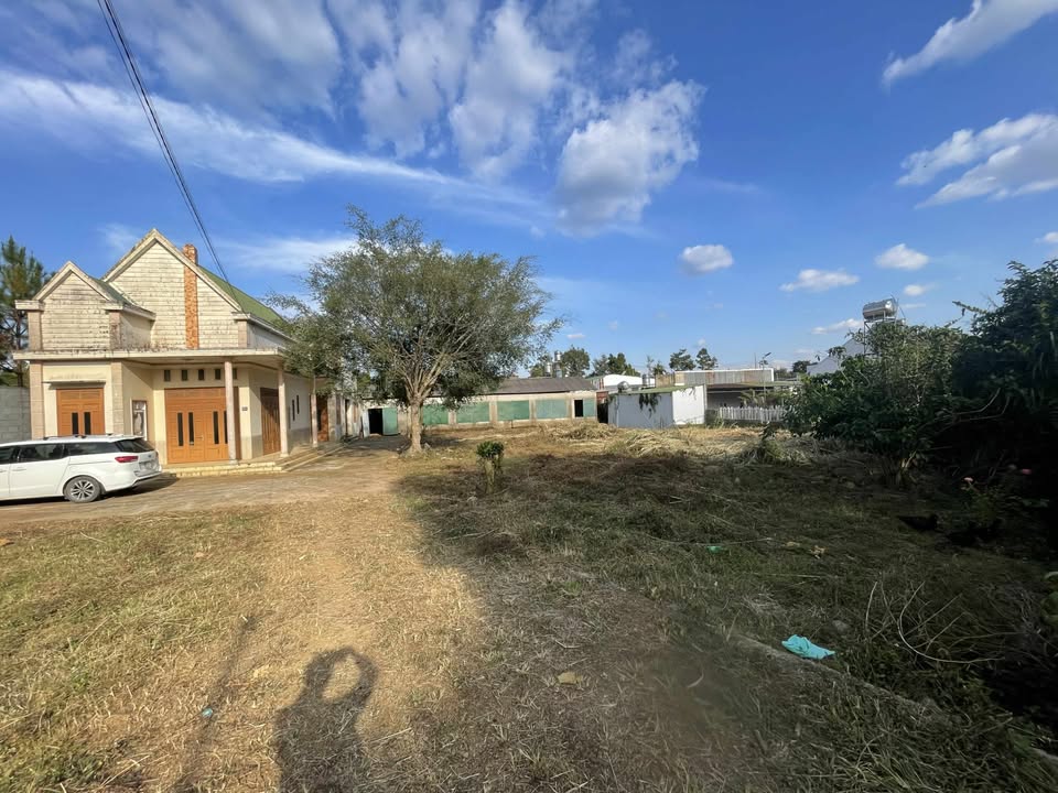 Nhà đất phường 3 Bảo Lộc 1700m2 5.5 tỷ - Ô tô vào tận nhà