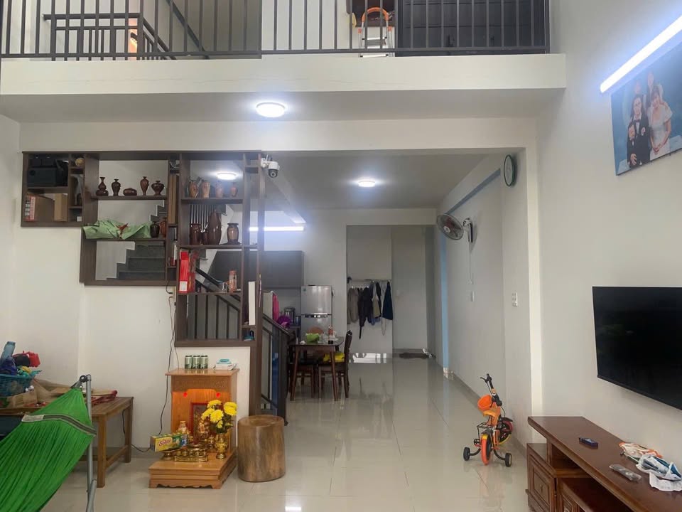 Nhà 100m² Hẻm 142 Trần Nhật Duật, Pleiku - Hướng Nam Mát Mẻ, Giá 1.6 Tỷ