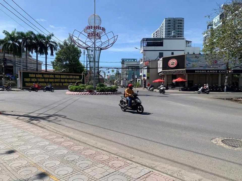 Nhà Mặt Tiền Cầu Sắt, Thủ Dầu Một - Kinh Doanh Sầm Uất 53m²