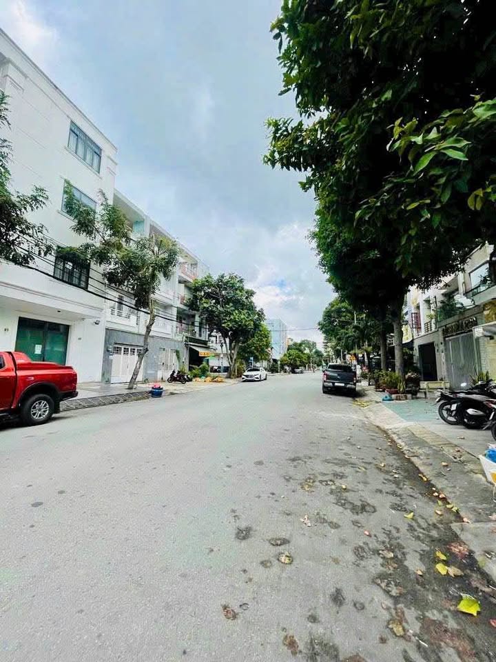 Nhà Phố Đường Số 5, Bình Tân 100m² - Mặt tiền kinh doanh đắc địa!