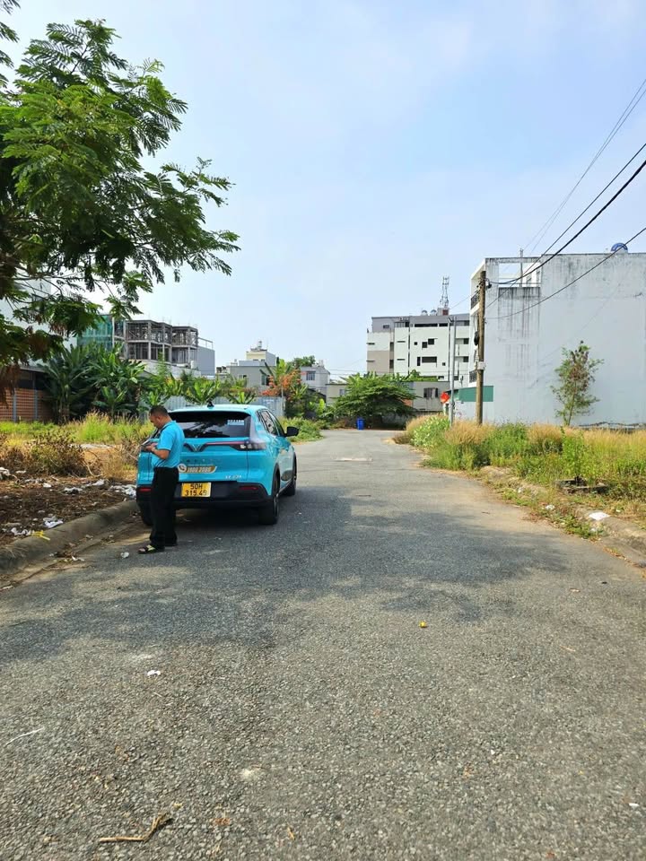 Đất nền Long Trường Thủ Đức 110m² - Đường to ô tô, sổ đỏ chính chủ!