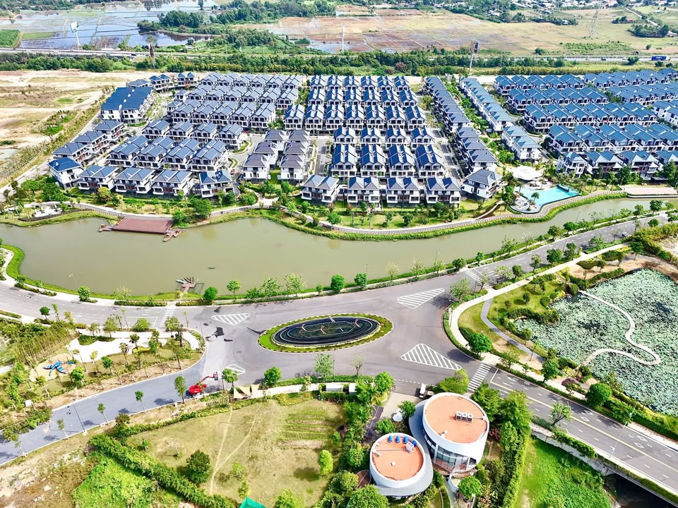 Nhà phố ID Junction Long Thành 4PN - Full nội thất cao cấp - Cho thuê ngay!