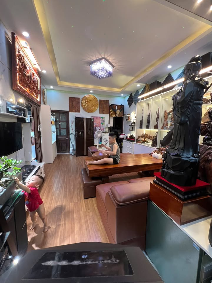 Bán Nhà Thanh Xuân 120m² 19.5 Tỷ - Lô Góc, Tiềm Năng Xây CCMN