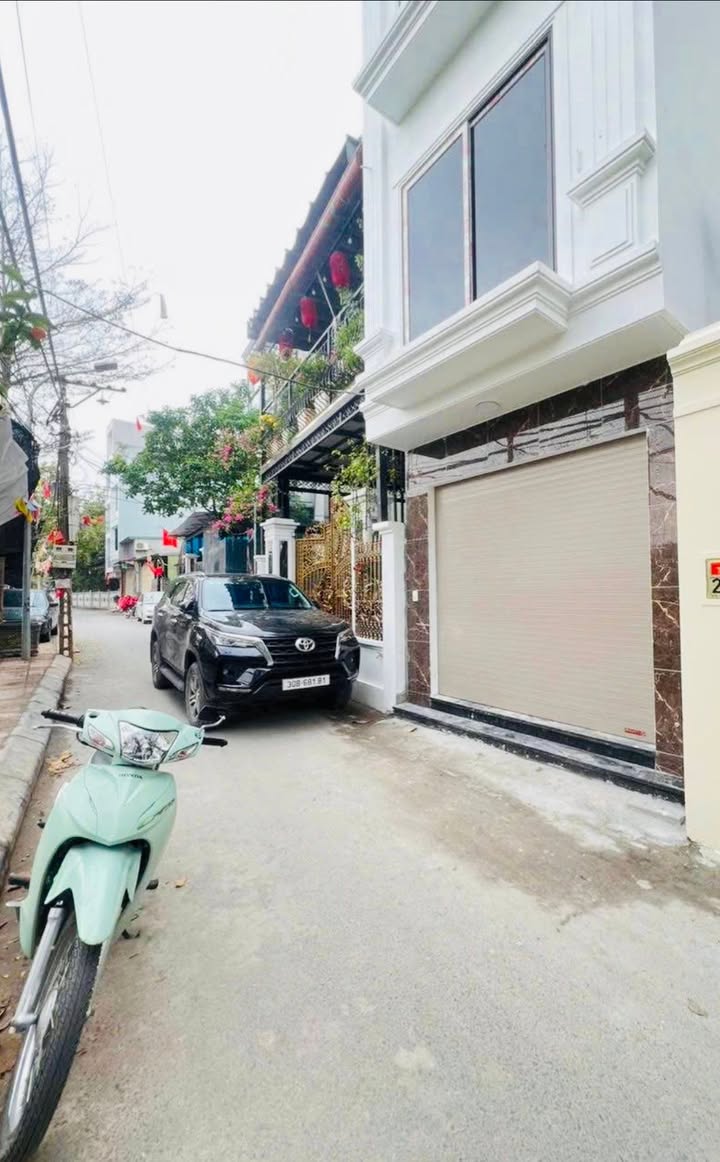 Nhà riêng Hoài Đức 36m² - Ô tô đỗ cửa, view sân bóng!