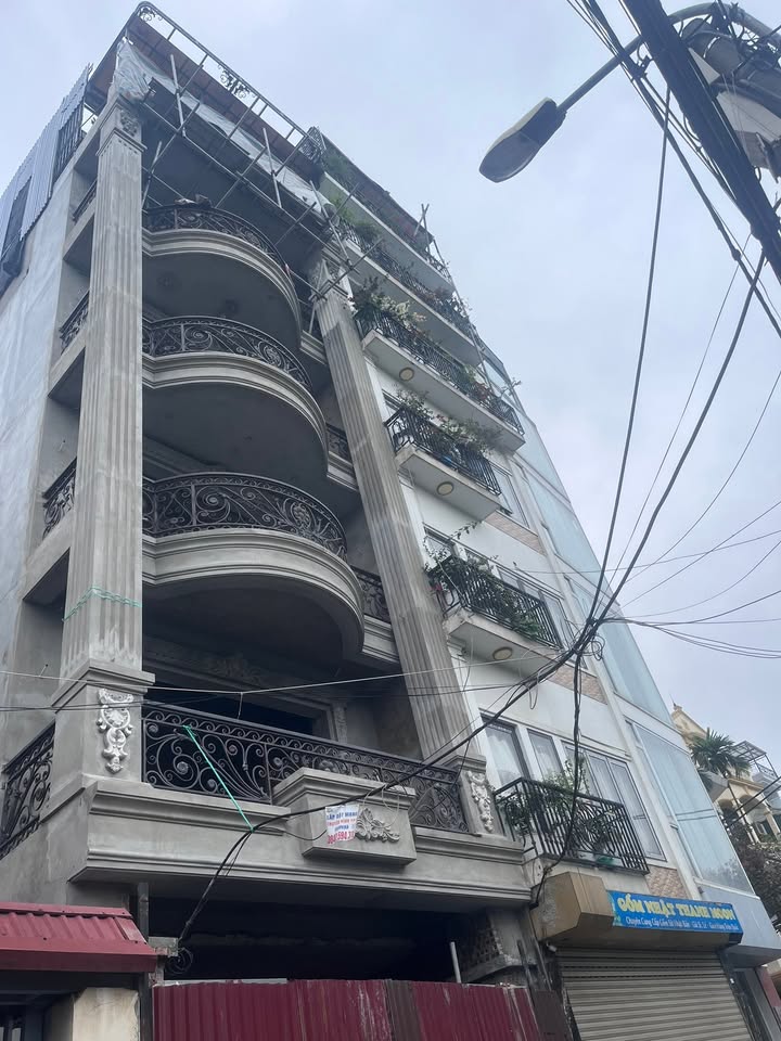 Nhà 5 Tầng Bồ Đề Long Biên 50m² Ngõ Ô Tô - Giá 1x.x Tỷ