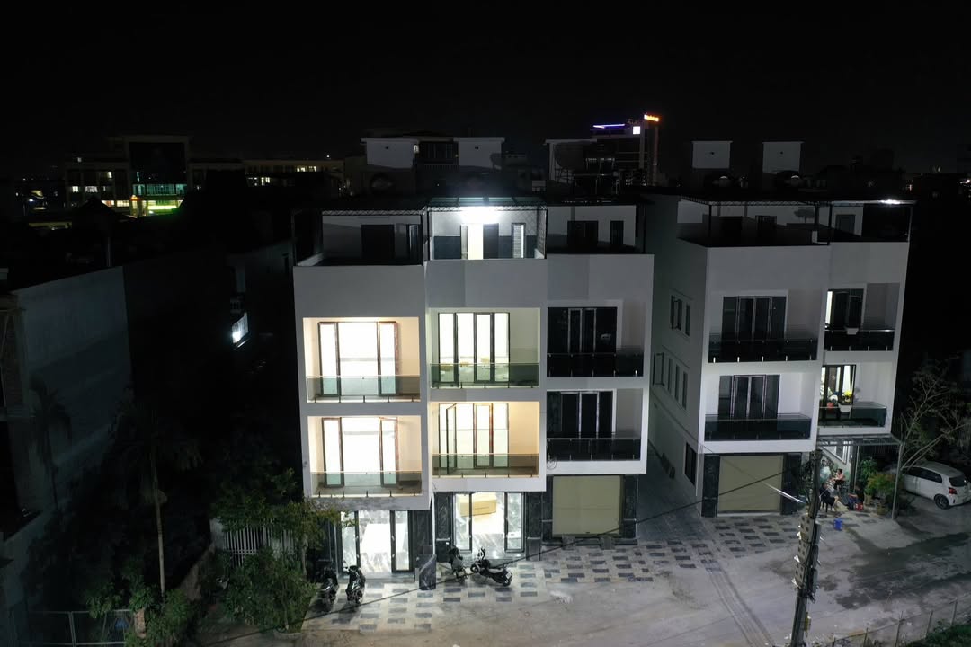 Nhà 4 Tầng Hải Phòng 70m² - Thang Máy, Vỉa Hè, Thiết Kế Hiện Đại