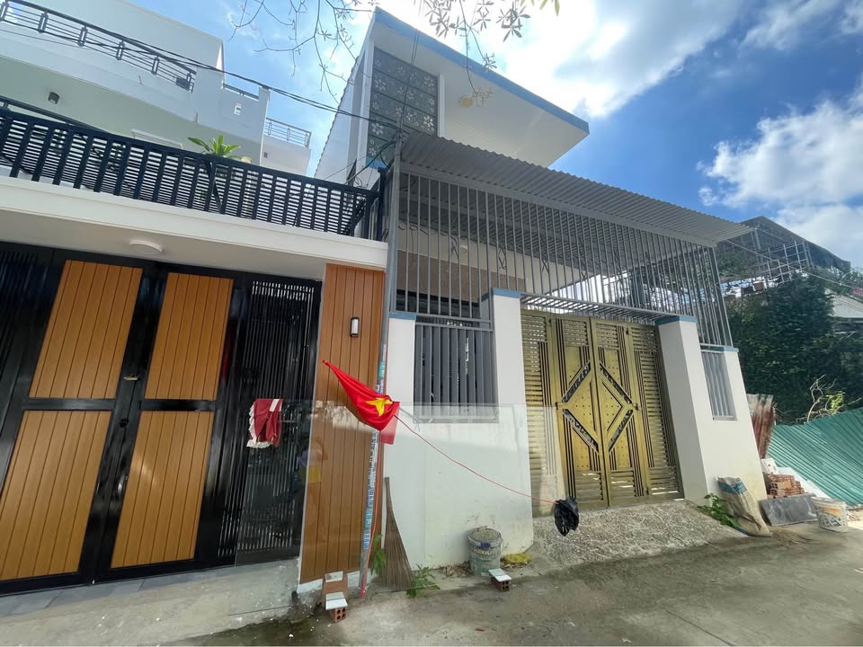 Nhà 2 Tầng Hẻm Ô Tô Phú Nông, Nha Trang - 87.2m² Sổ Hồng Hoàn Công
