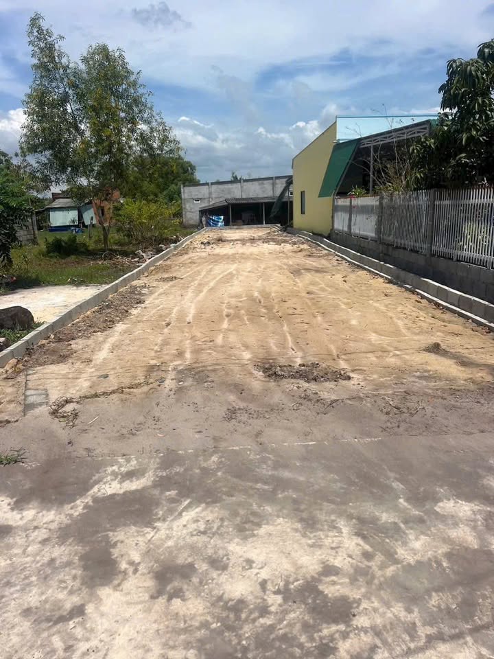 Đất Nền Nghỉ Dưỡng Biển Cam Bình - La Gi 240m² Giá 850 Triệu