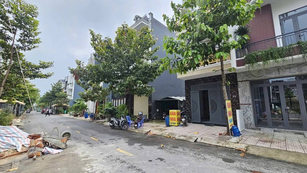 Nhà KDC Phú Hồng Thịnh 8 Thuận An 13 Triệu/Tháng - Full Nội Thất!