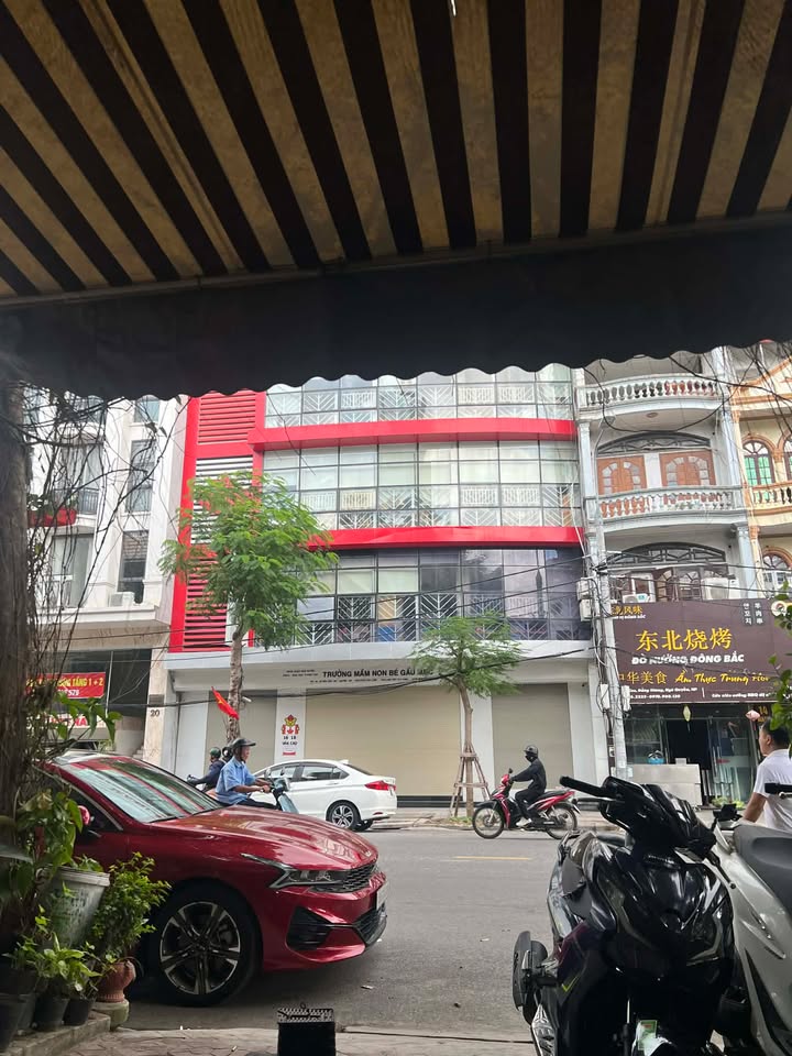 Nhà Mặt Tiền Phố Văn Cao, Ngô Quyền 90m² - Mặt Tiền Kinh Doanh Vàng!