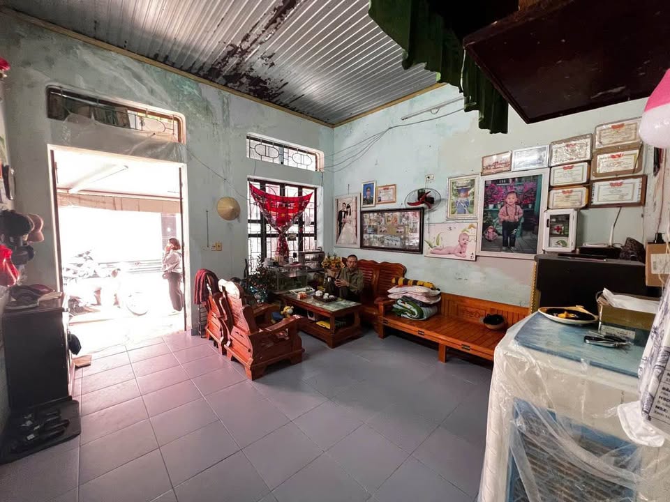 Bán nhà Phường Nam Ngạn 51m² hơn 2 tỷ - Vị trí đẹp ô tô tránh!