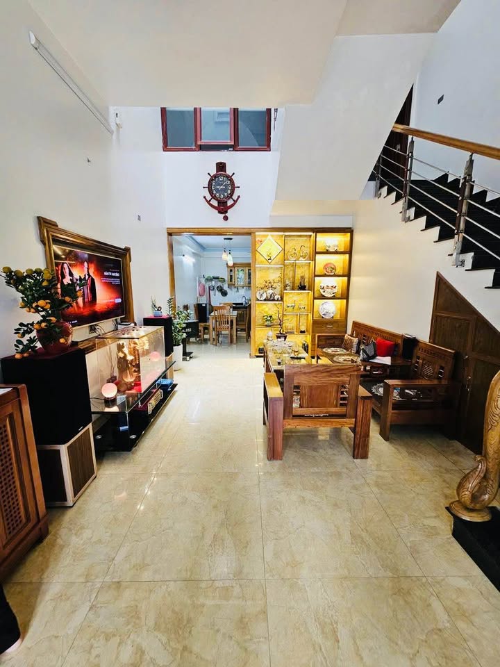 Nhà 3 Tầng Phường Nam Ngạn - Ô Tô Tránh, 80m², 5 Tỷ - Chính Chủ Bán Gấp