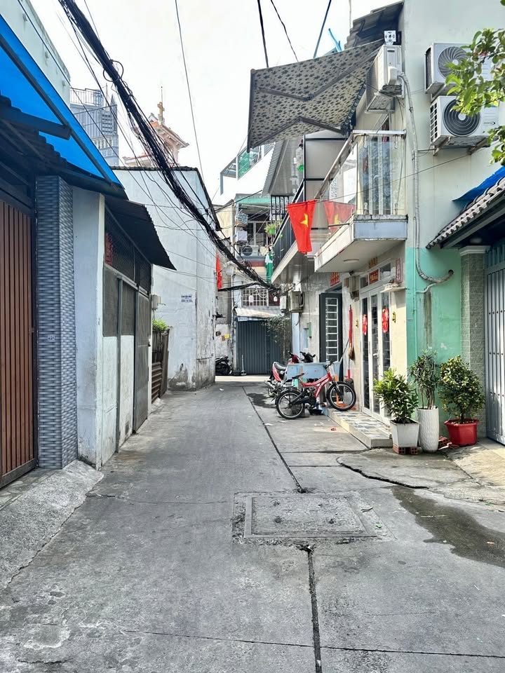 Nhà phố Quận 11 53m² - Nở hậu tài lộc, ô tô vào tận cửa!