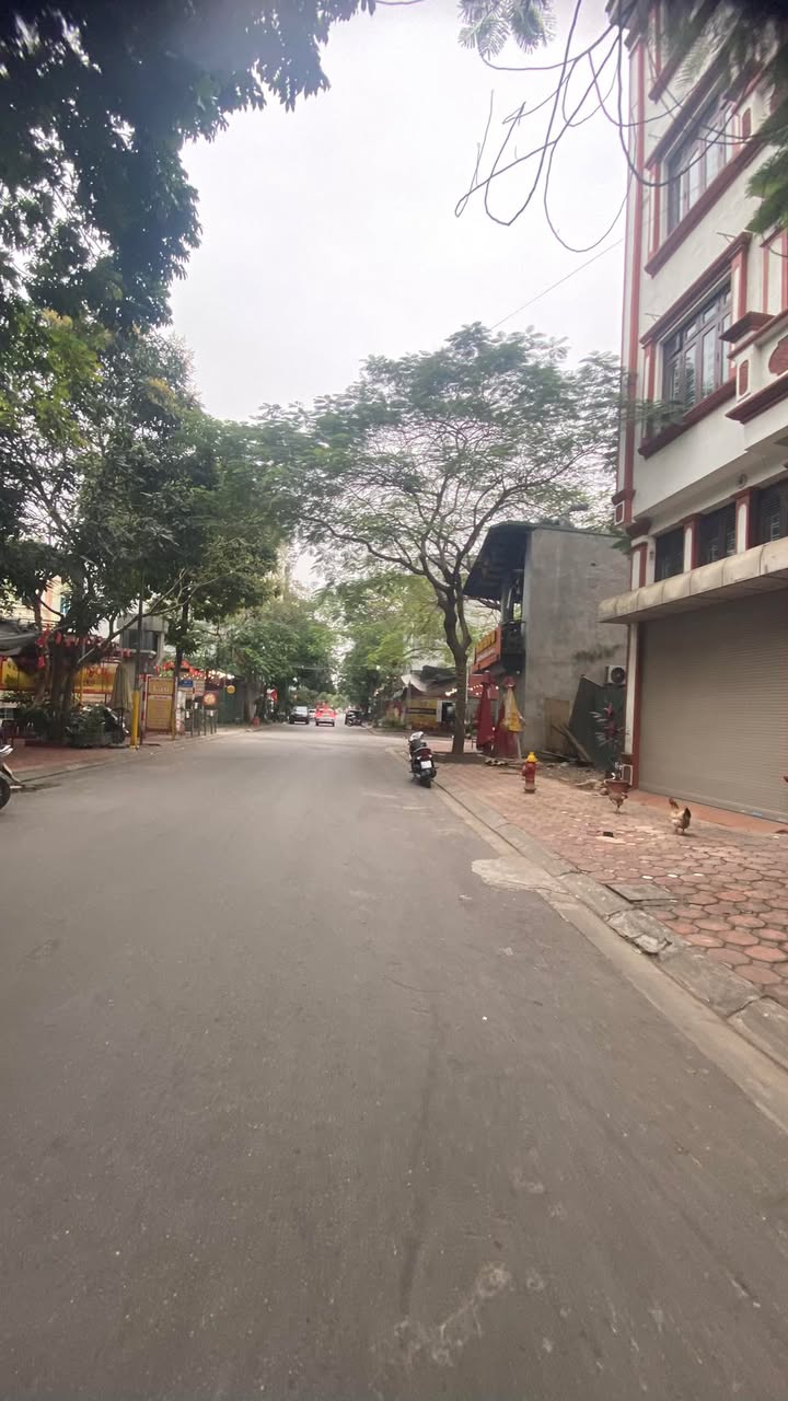 Nhà Mặt Phố Việt Hưng, Long Biên - 75m² Kinh Doanh Sầm Uất, Sẵn Sổ Đỏ