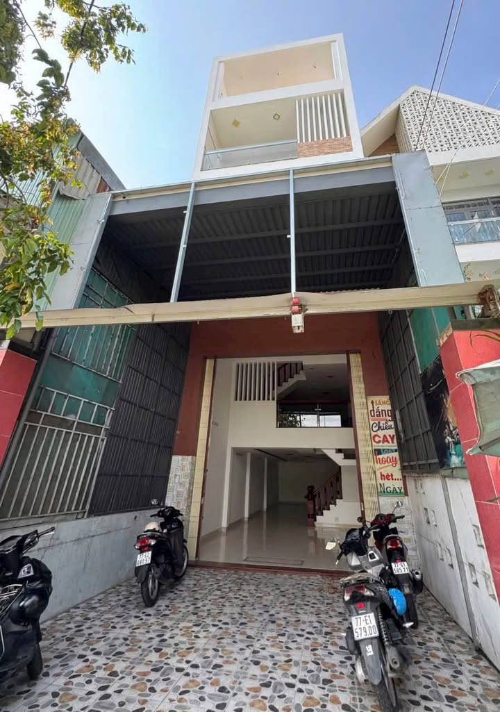 Nhà Mặt Tiền Hoa Lư Nối Dài Quy Nhơn 110m² – Thích Hợp Kinh Doanh Ngay!