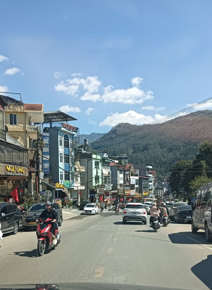 Nhà Riêng Trung Tâm Sa Pa 85m² - Ô Tô Vào Tận Nhà, Sẵn Sàng Ở Ngay!