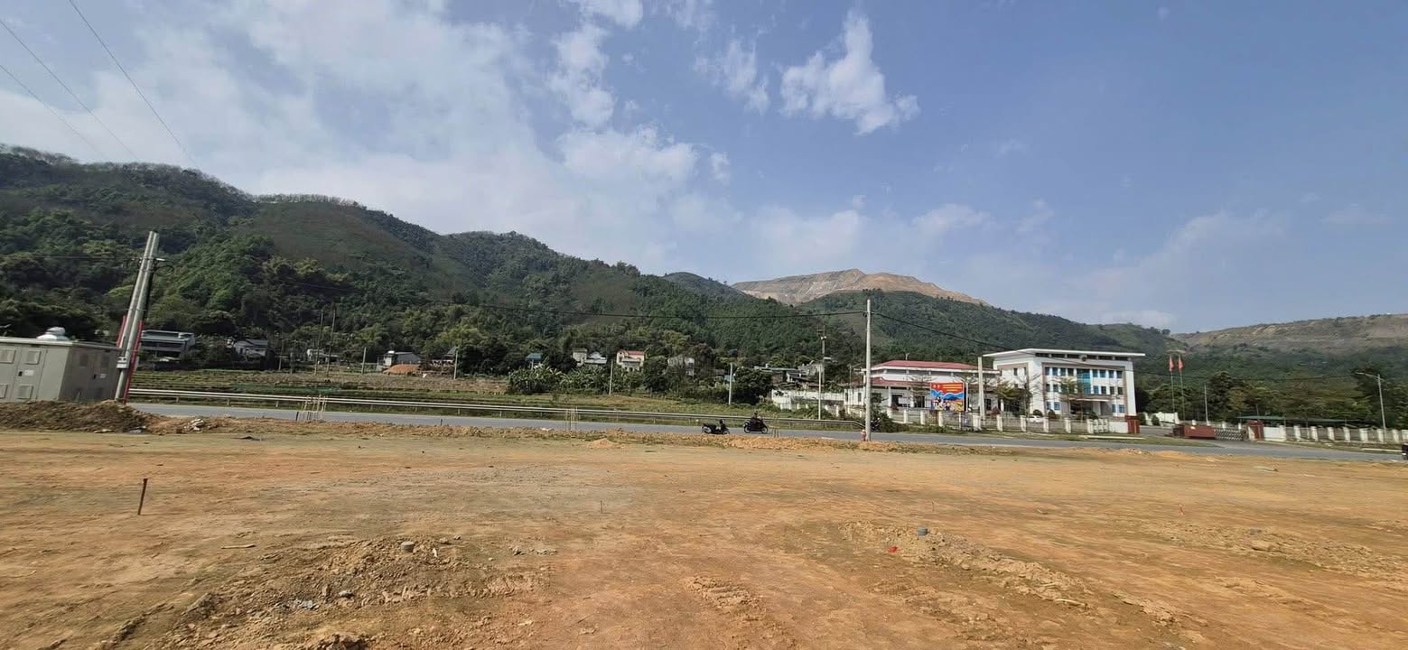 Đất nền Bản Vược 120m² - Đối diện trường, sổ đỏ chính chủ!