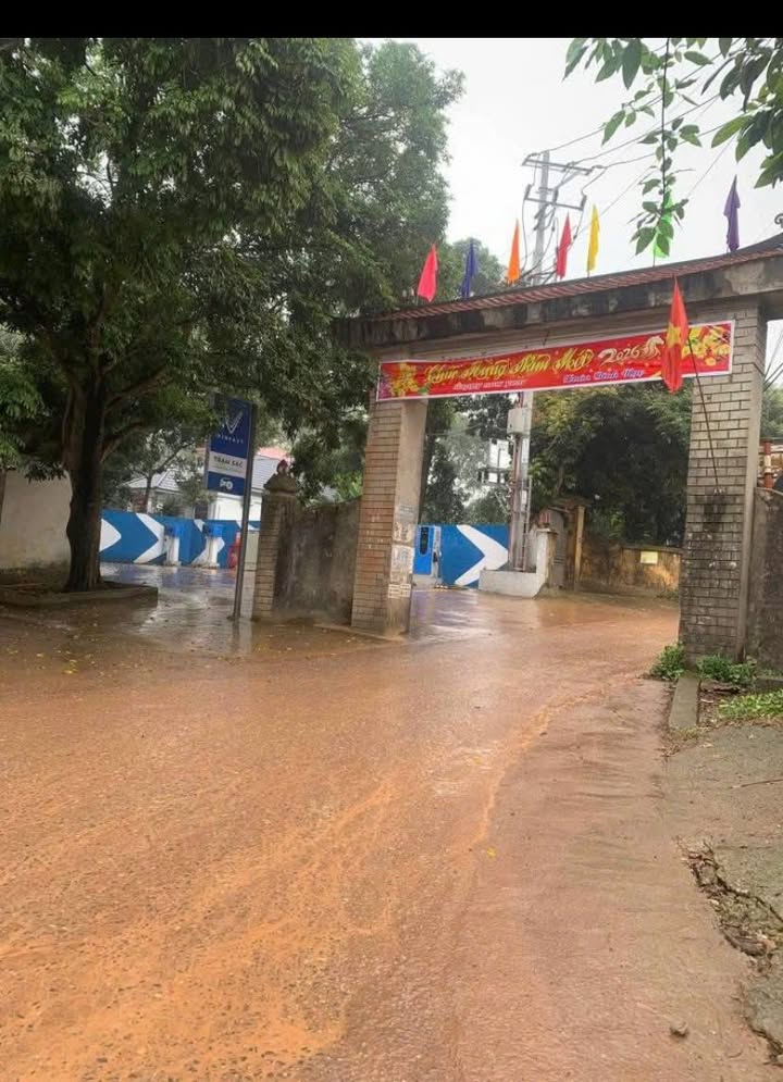 Đất nền Ba Vì, Hà Nội 260m² giá 900 triệu - Sổ đỏ chính chủ!