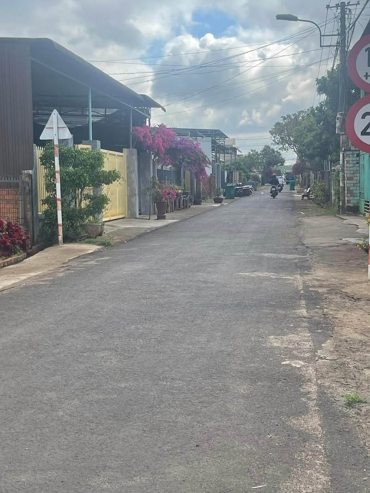 Đất nền Buôn Ma Thuột 290m² - Đối diện chợ, tiềm năng tăng giá!