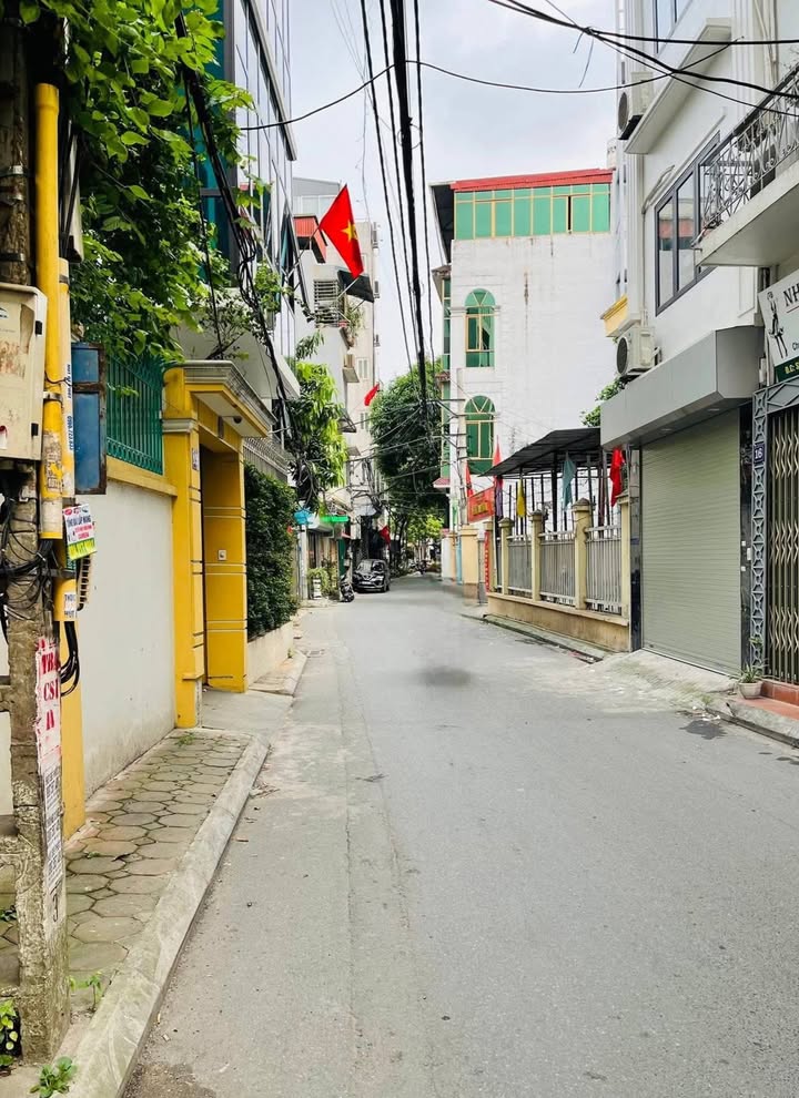 Nhà Trương Định Hoàng Mai 66m² 18 tỷ - Ô tô vào tận nhà, 7 tầng thang máy!