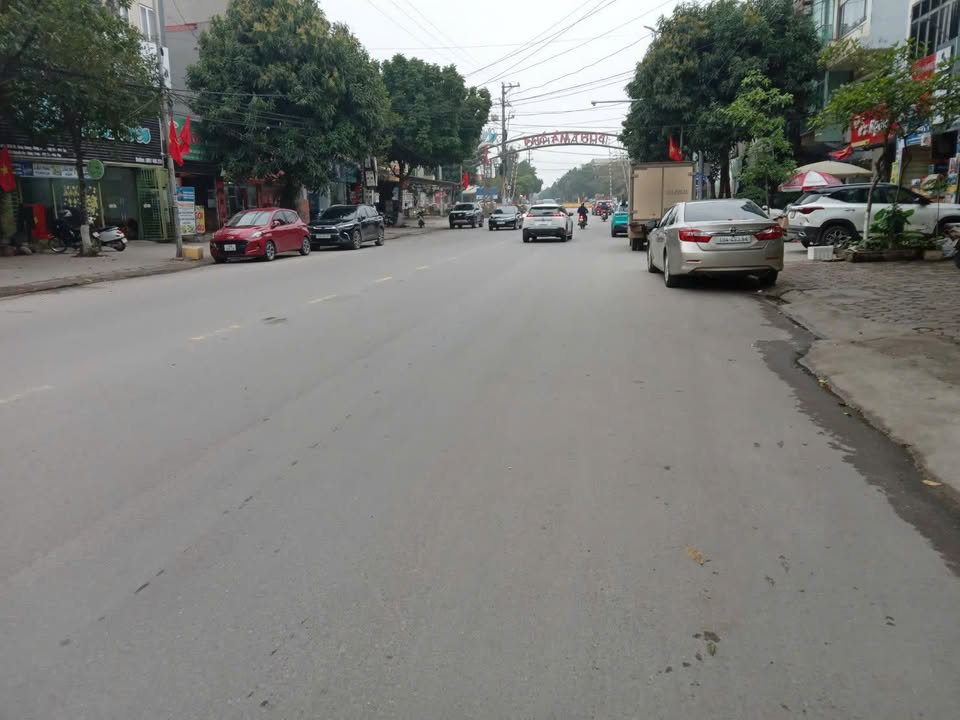 Cho thuê Mặt bằng Phố Nguyễn Du, Việt Trì - Kinh doanh Đắc địa 186m²