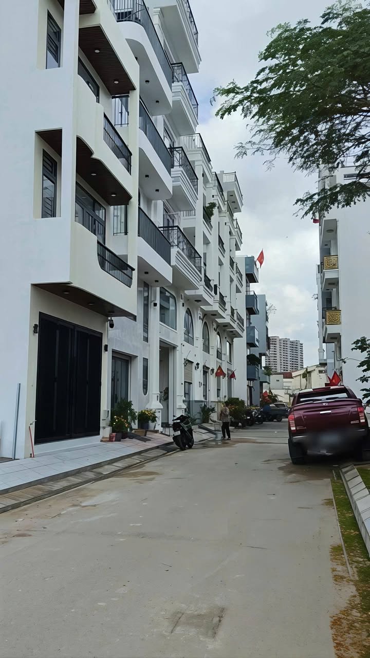 Nhà riêng Quận 7 62m² - Ô tô vào tận nhà, Full nội thất cao cấp!